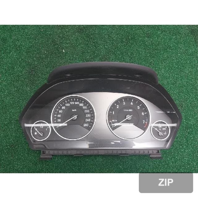 BMW 320d sedan 2012 — приборная панель 9285637-01