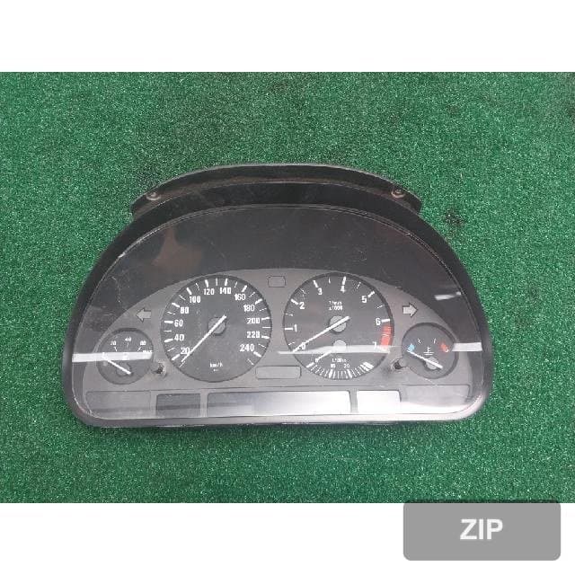 BMW X5 2001 — панель приборов 87 001 294 2