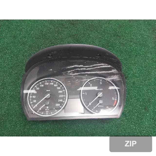 BMW 320d sedan 2010 — панель приборов 9187344-01