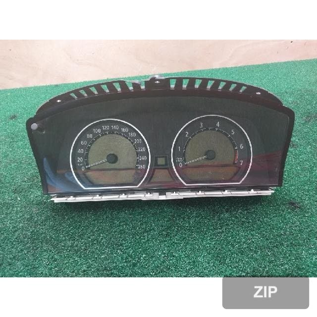 BMW 735i 2002 — приборная панель 6211-6 921 640