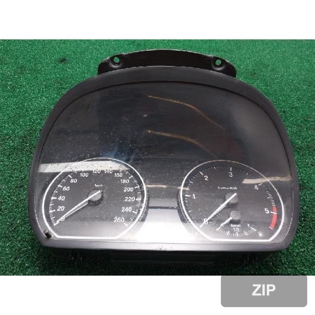 BMW 120d 2009 — приборная панель 9 137 048-02