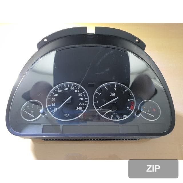 BMW 520i 2003 — панель приборов (6914885)