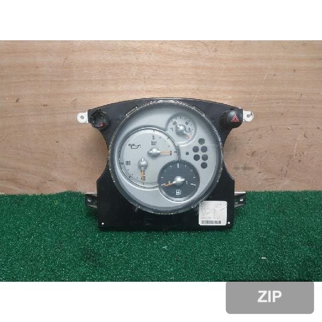 MINI Cooper (все кузовные варианты) 2005 — панель приборов