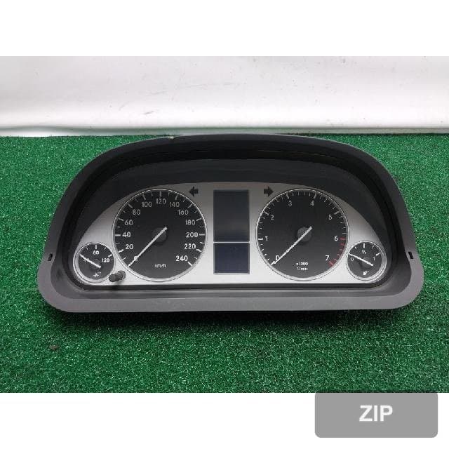 Mercedes-Benz B200 2008 — приборная панель A 169 540 04 48