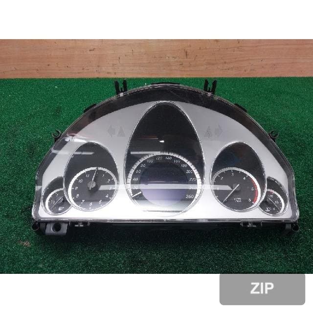 Mercedes-Benz C200 2013 — панель приборов A 212 900 16 14