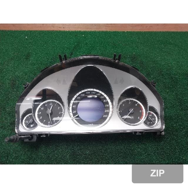 Mercedes-Benz E220 CDI Avantgarde 2011 — панель приборов A 212 900 41 13