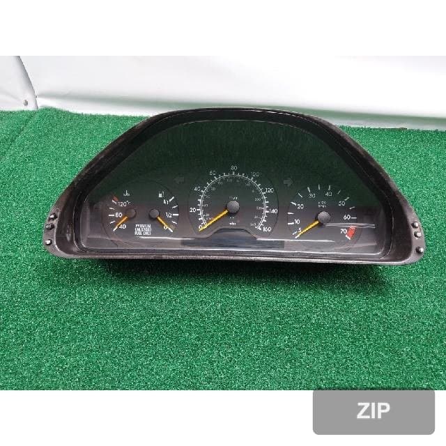 Mercedes-Benz E320 1997 — приборная панель A210 540 5647