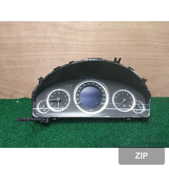 Mercedes-Benz E200 Avantgarde 2011 — комбинация приборов A212 900 32 13