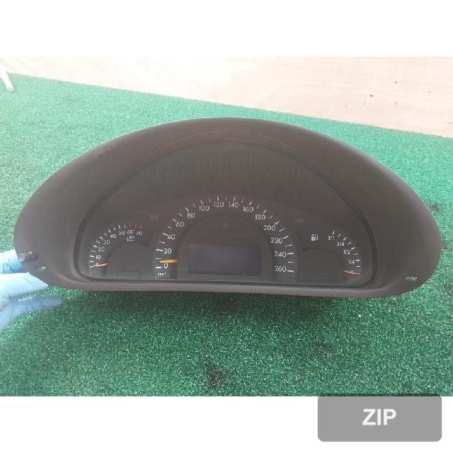 Mercedes-Benz 200 Cabriolet 2001 — панель приборов A 203 540 07 11