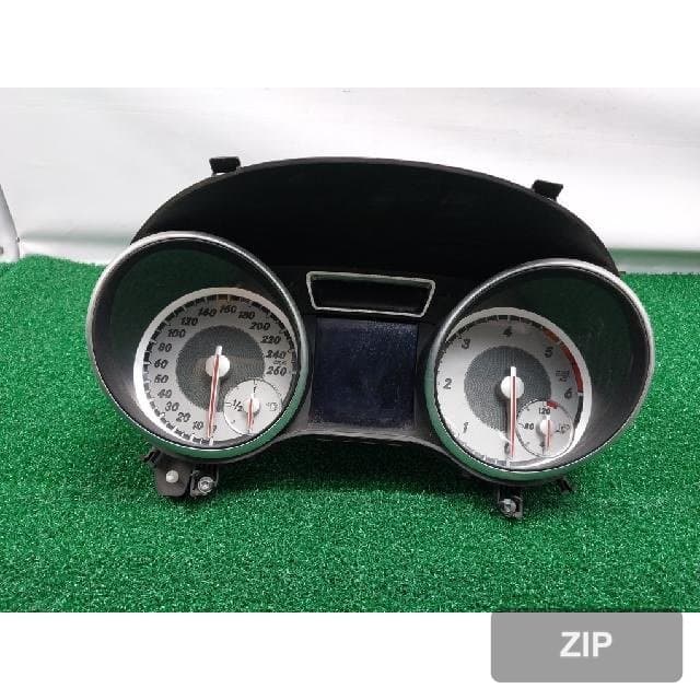 Mercedes-Benz CLA200 2014 — панель приборов A117 900 8100
