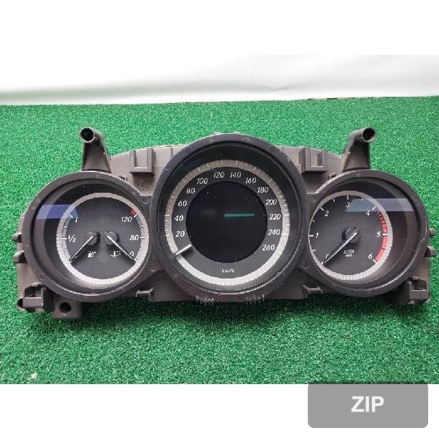 Mercedes-Benz C220 2013 — панель приборов A 204 900 45 09