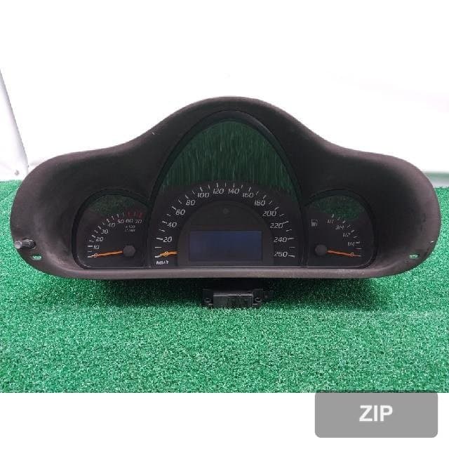 Mercedes-Benz C200 2004 — приборная панель A203 540 4111