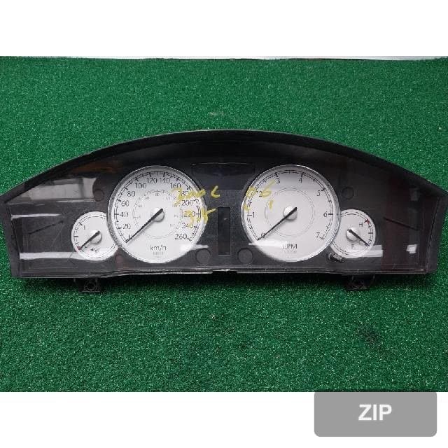 Chrysler 300C 2006 — панель приборов 04602495AI