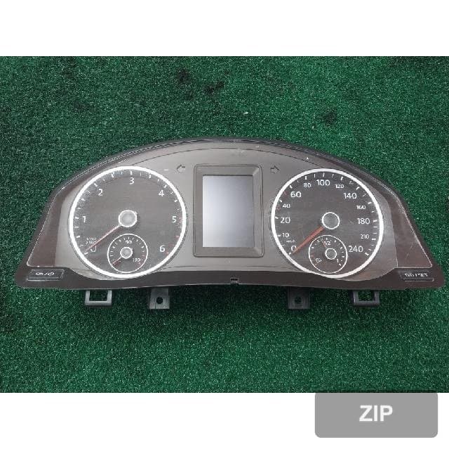 Volkswagen Tiguan 2014 — панель приборов 5N0920873C