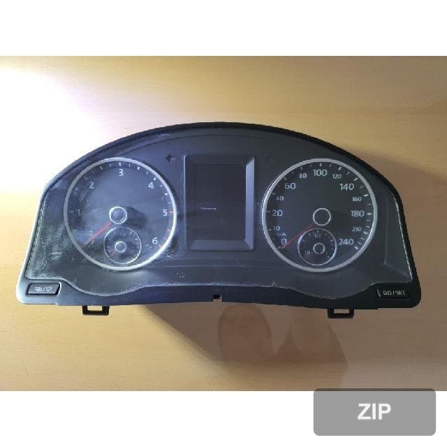 Volkswagen New Tiguan 2015 — приборная панель 5N0920873E