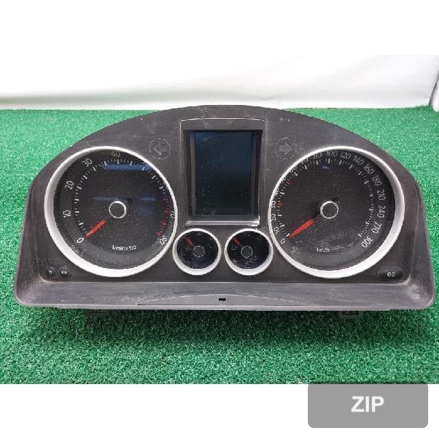 Volkswagen Golf 2007 — приборная панель 1K6 920 873