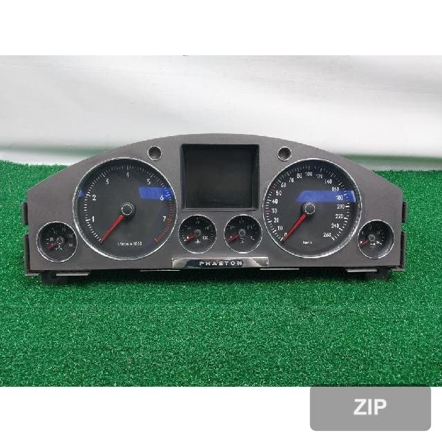 Volkswagen 3.2 2006 — приборная панель 3D0920882L