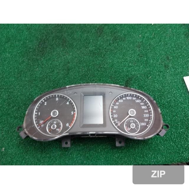 Volkswagen 2.0 TDI 2012 — приборная панель 5C6920871A