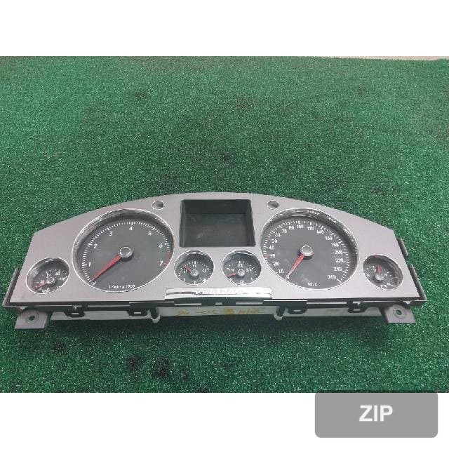 Volkswagen 3.2 2006 — панель приборов 3D0920882D