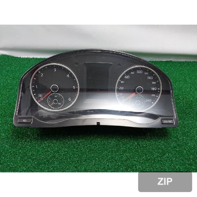 Volkswagen 2.0 TDI 2010 — панель приборов 5N0 920 871B