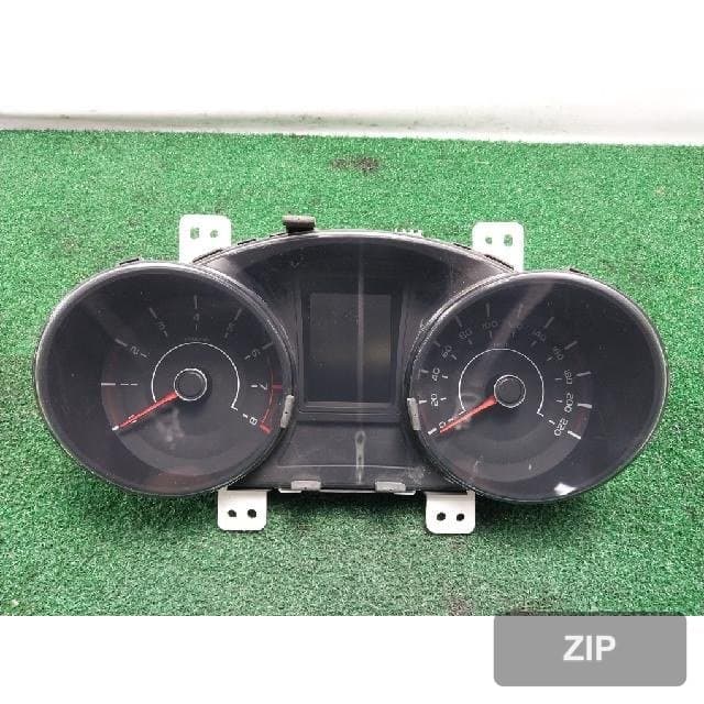 KG Mobility (Ssangyong) Tivoli 2015 — панель приборов 8021035100