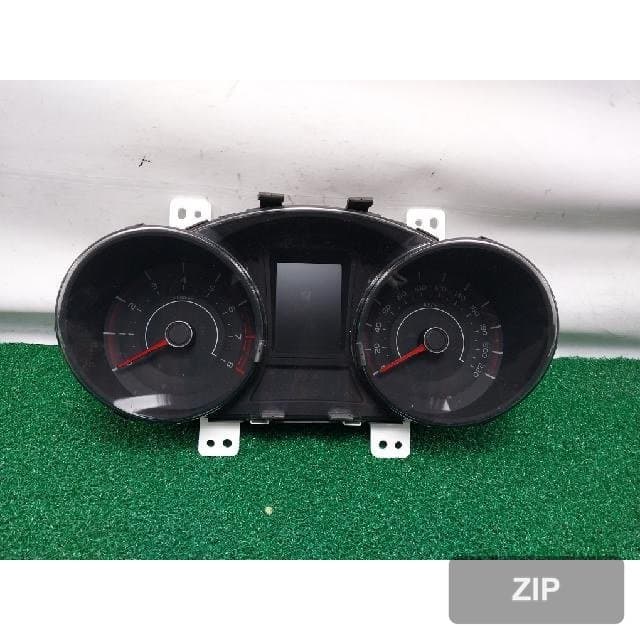 KG Mobility (Ssangyong) Tivoli 2016 — панель приборов 8021035010
