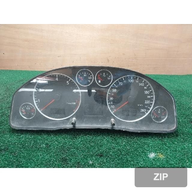Audi A6 2.4 quattro 2002 — панель приборов 4B0 920 933 N