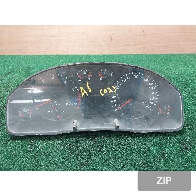 Audi A6 2002 — панель приборов 4B0919880A