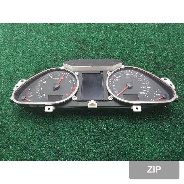 Audi A6 3.0 2005 — приборная панель 4F0920900M