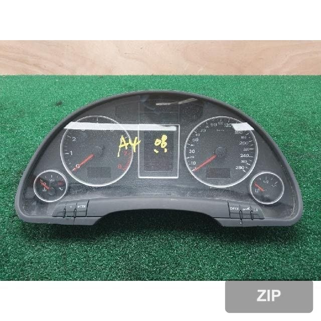 Audi A4 2008 — панель приборов 8E0 920 901 J