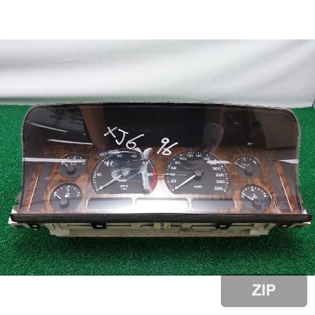 Jaguar XJ6 1996 — панель приборов DPP109501