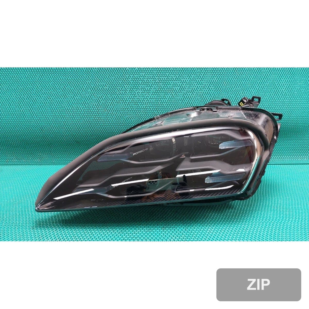 Porsche 4S 2025 — фара левая
