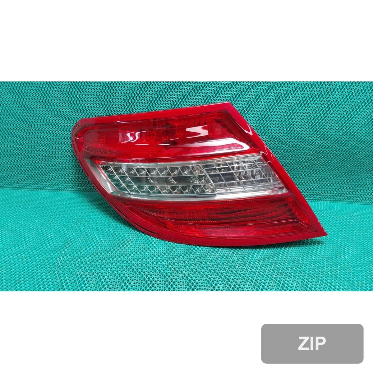 Mercedes-Benz C220 CDI BlueEfficiency 2010 — задний фонарь левый