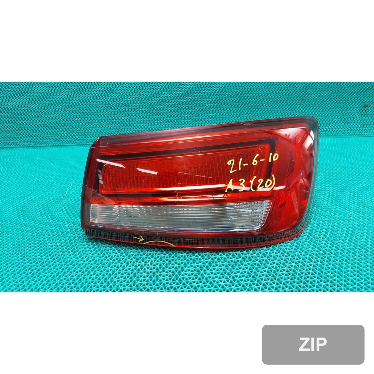 Audi A3 2020 — задний фонарь левый