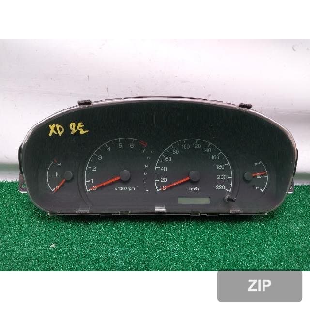 Hyundai Avante XD 2002 — приборная панель 94003-2D010