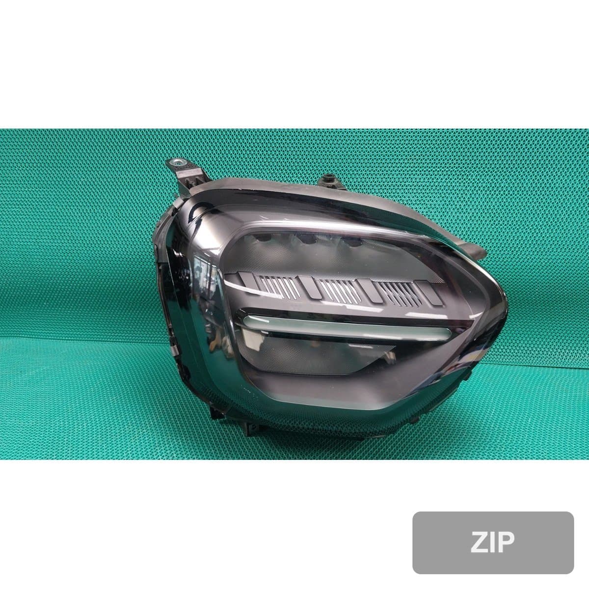 MINI SE 2025 — фара правая