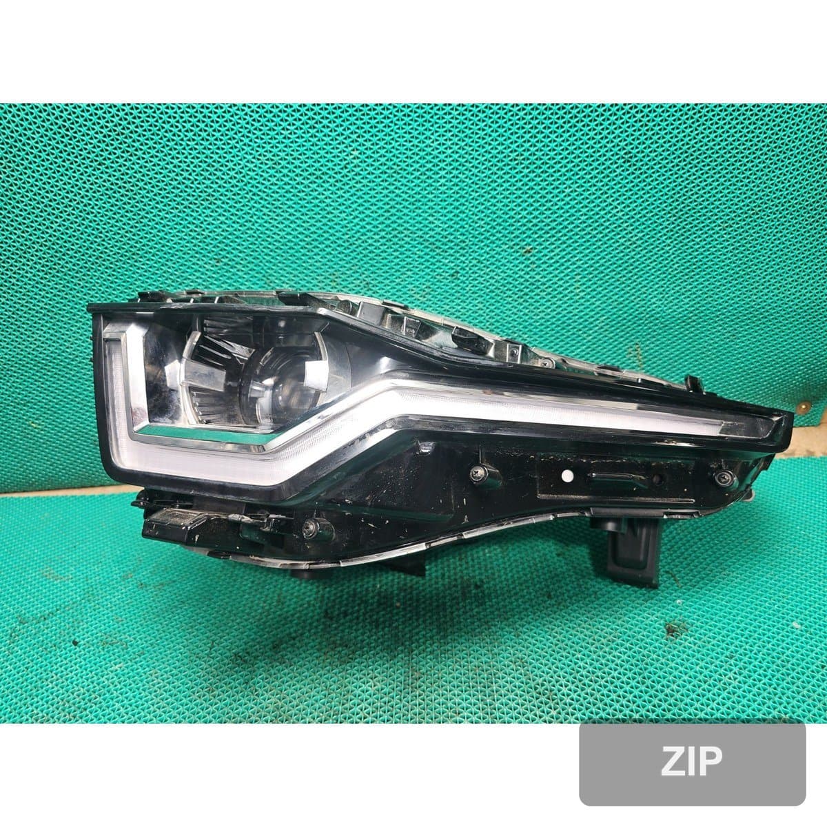KG Mobility Torres 1.5 2WD T5 2024 — фара левая 8310241200
