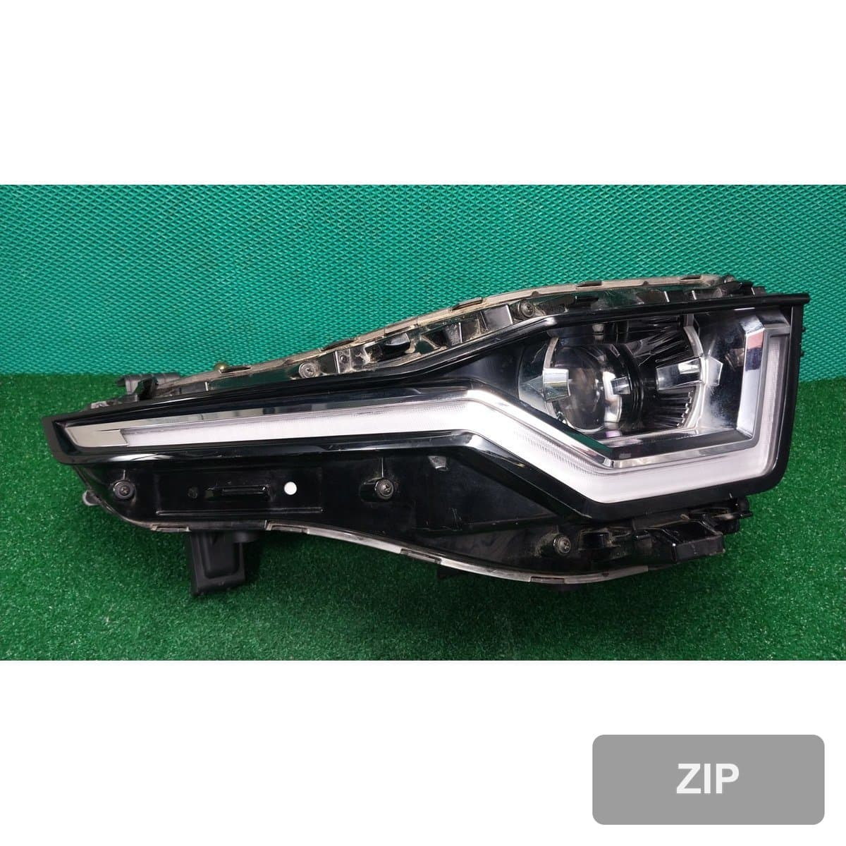 KG모빌리티 Torres 1.5 2WD T5 2023 — фара правая