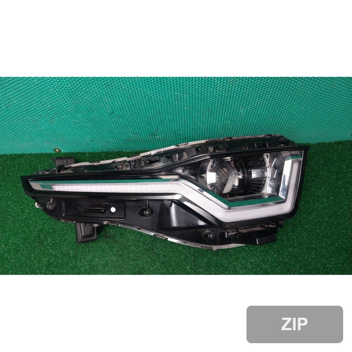 KG Mobility Torres 1.5 2WD T5 2023 — фара правая (ксенон/LED)