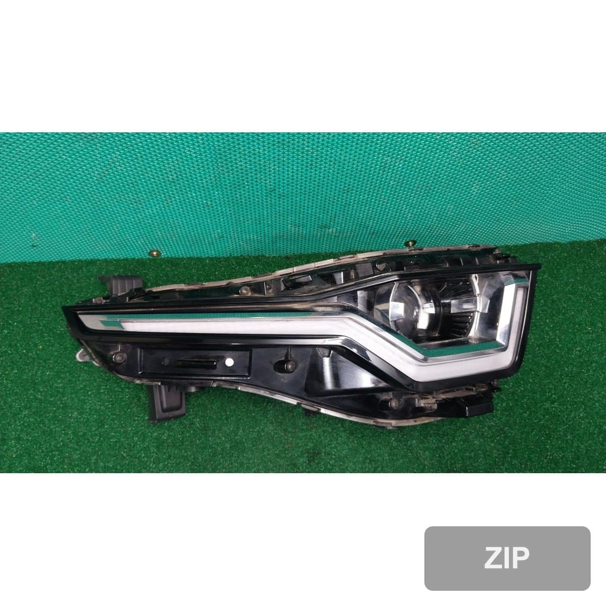 KG모빌리티(쌍용) Torres 1.5 2WD T5 2023 — фара правая