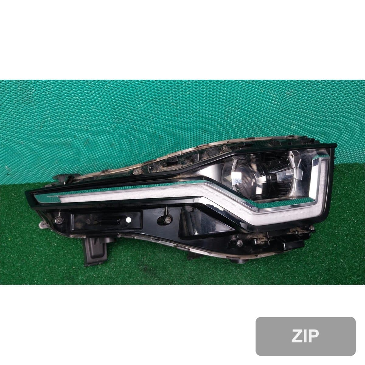 KG모빌리티 Torres 1.5 2WD T5 2023 — фара правая