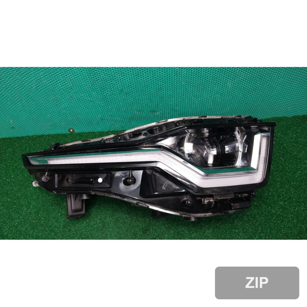 KG모빌리티 Torres 1.5 2WD T5 2023 — фара правая