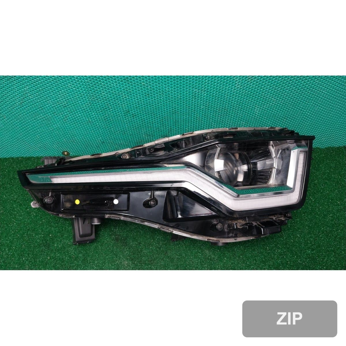 KG모빌리티 Torres 1.5 2WD T5 2023 — фара правая 8310241200