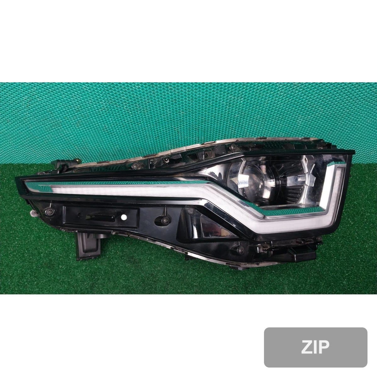 KG Mobility (Ssangyong) Torres 1.5 2WD T5 2024 — фара правая