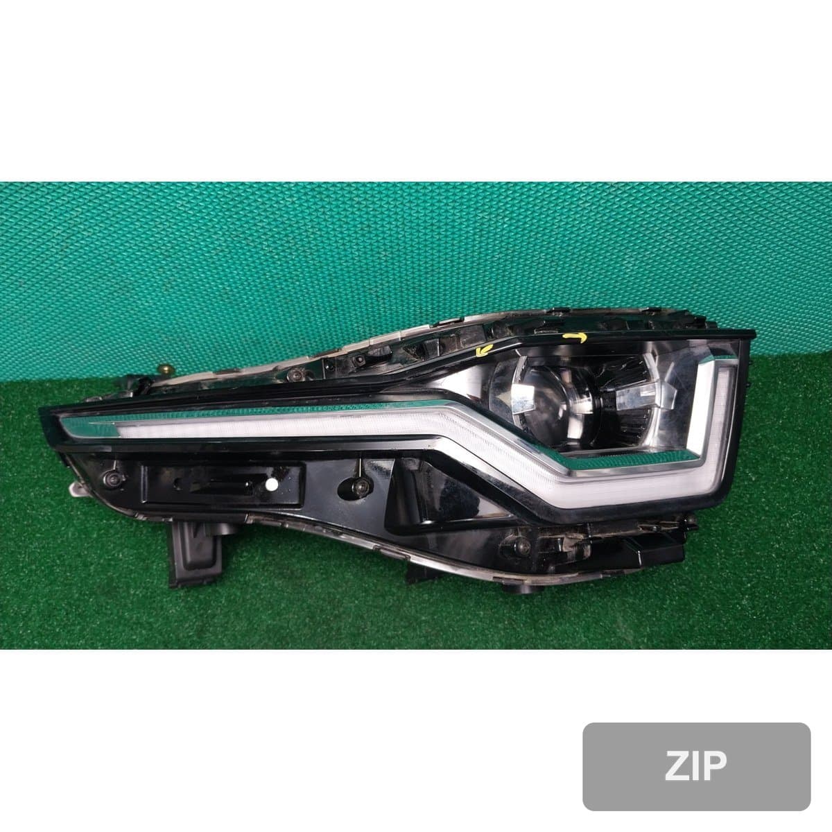 KG모빌리티 Torres 1.5 2WD T5 2024 — фара правая