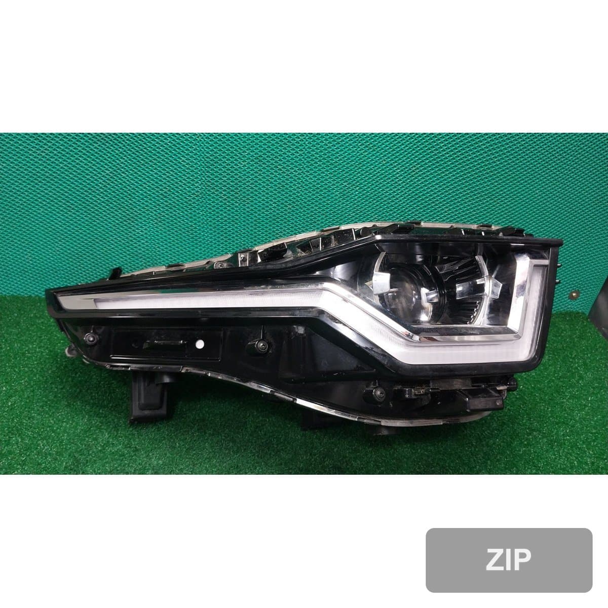 KG Mobility Torres 1.5 2WD T5 2024 — фара правая (пассажирская) 8310241200