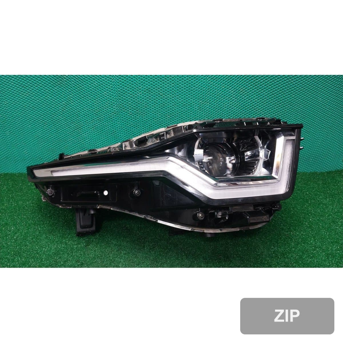 KG모빌리티(쌍용) Torres 1.5 2WD T5 2024 — фара правая