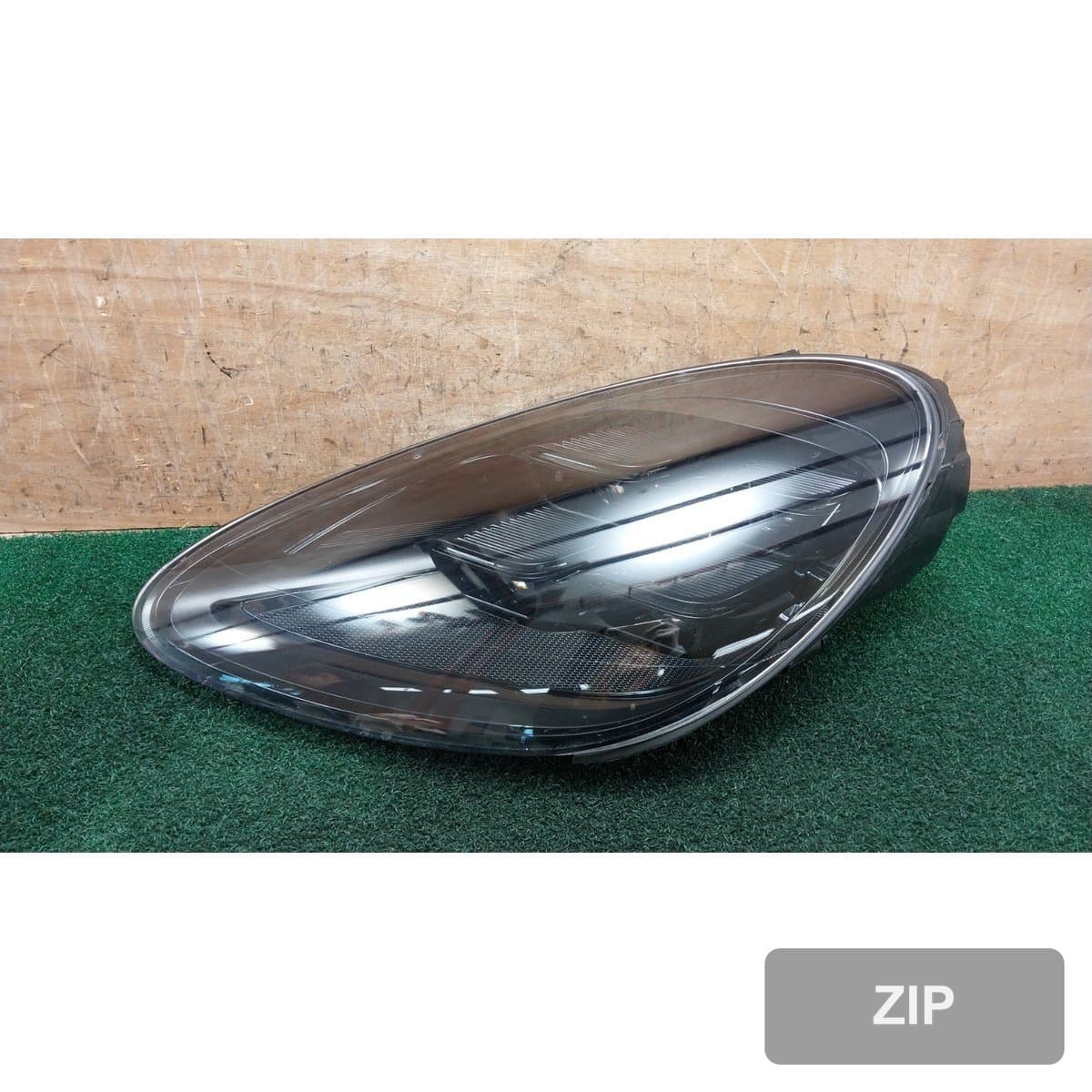 Porsche 4.2 S Diesel 2014 — фара левая