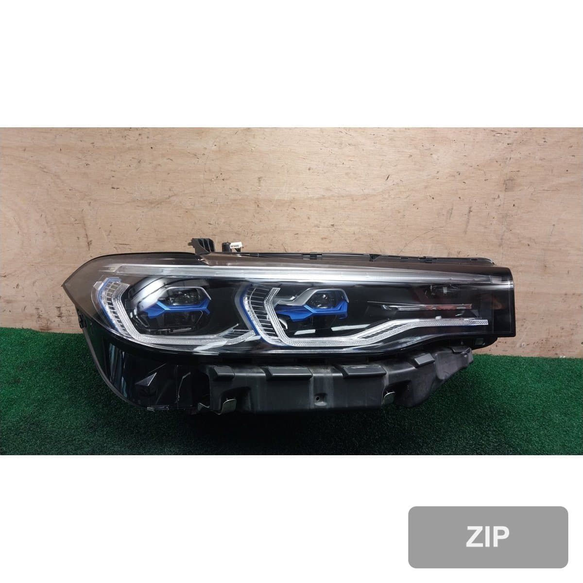 BMW X7 2020 — фара правая