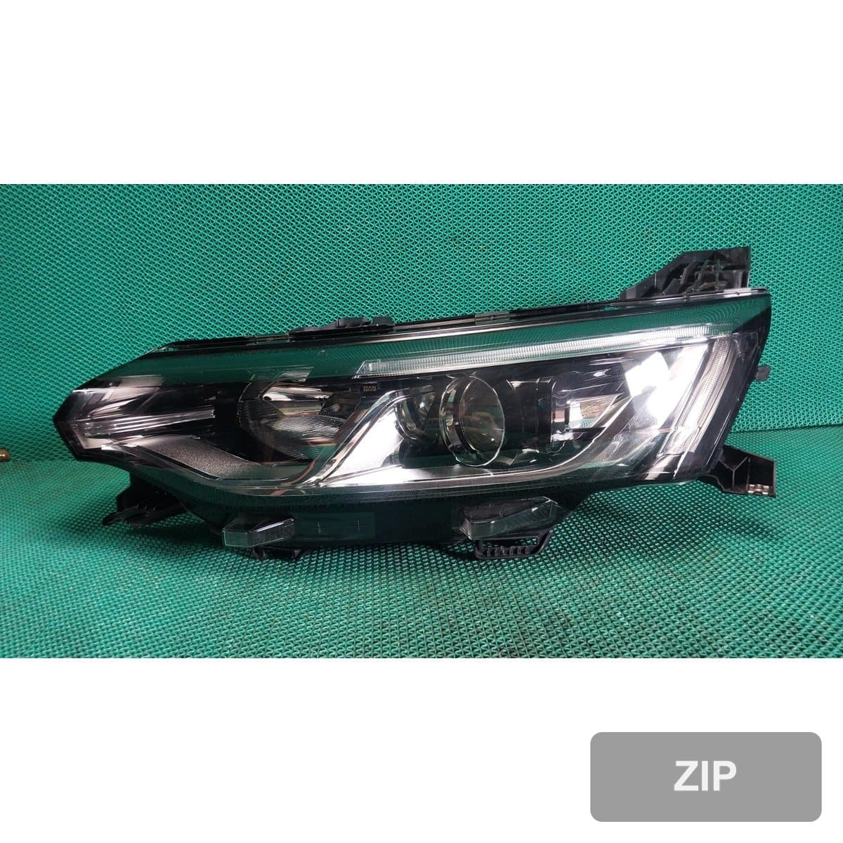 Renault Samsung SM6 2016 — фара левая 260603788R